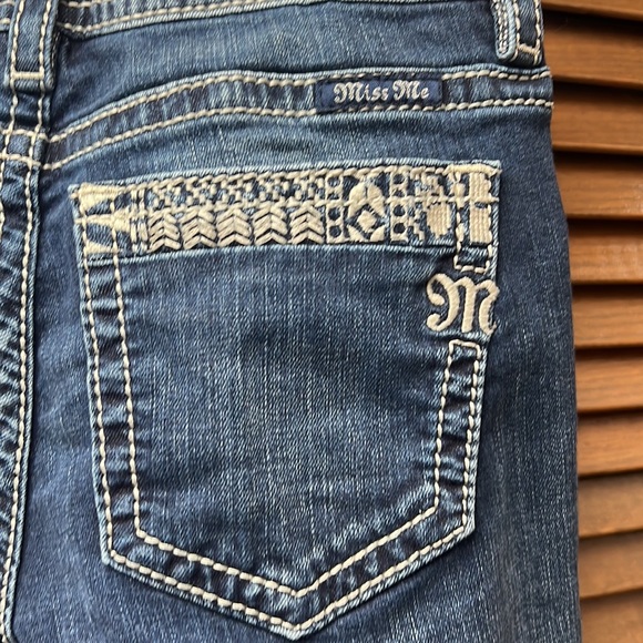 📌Sold on live📌Miss Me Born To Be Boho Ankle Jeans Womens 27 Aztec Frayed Hem - Picture 10 of 16